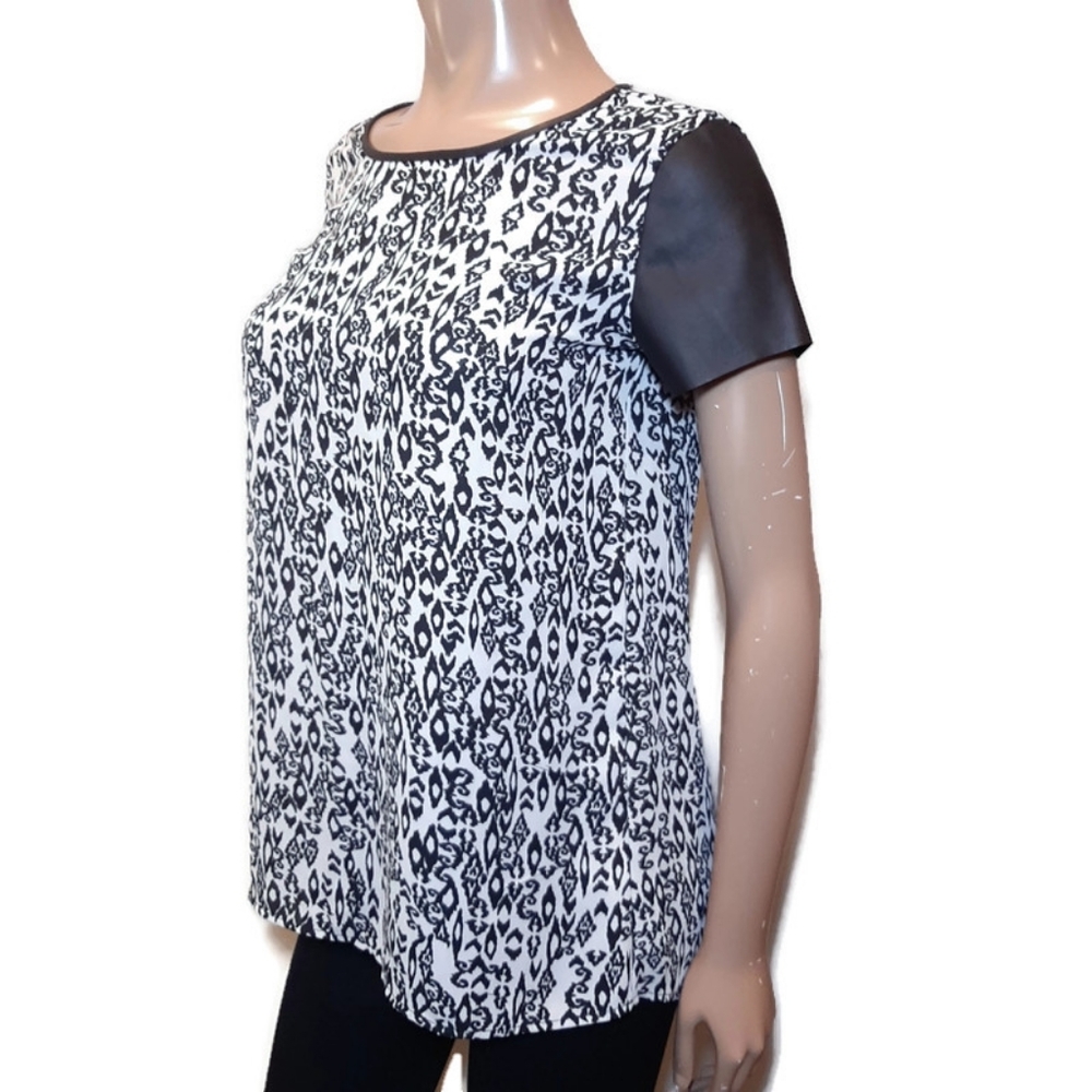 Dynamite Abstract Flowy Blouse Faux Leather Trim Womens Size Small Top